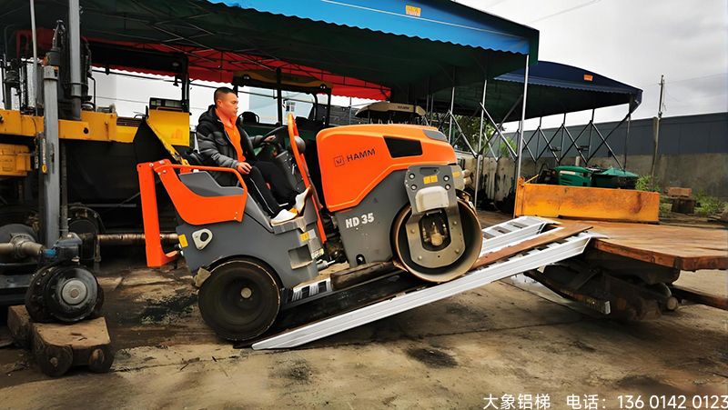 六安“铝”行安全，稳收每一粒——收割机铝合金爬梯安全使用全攻略